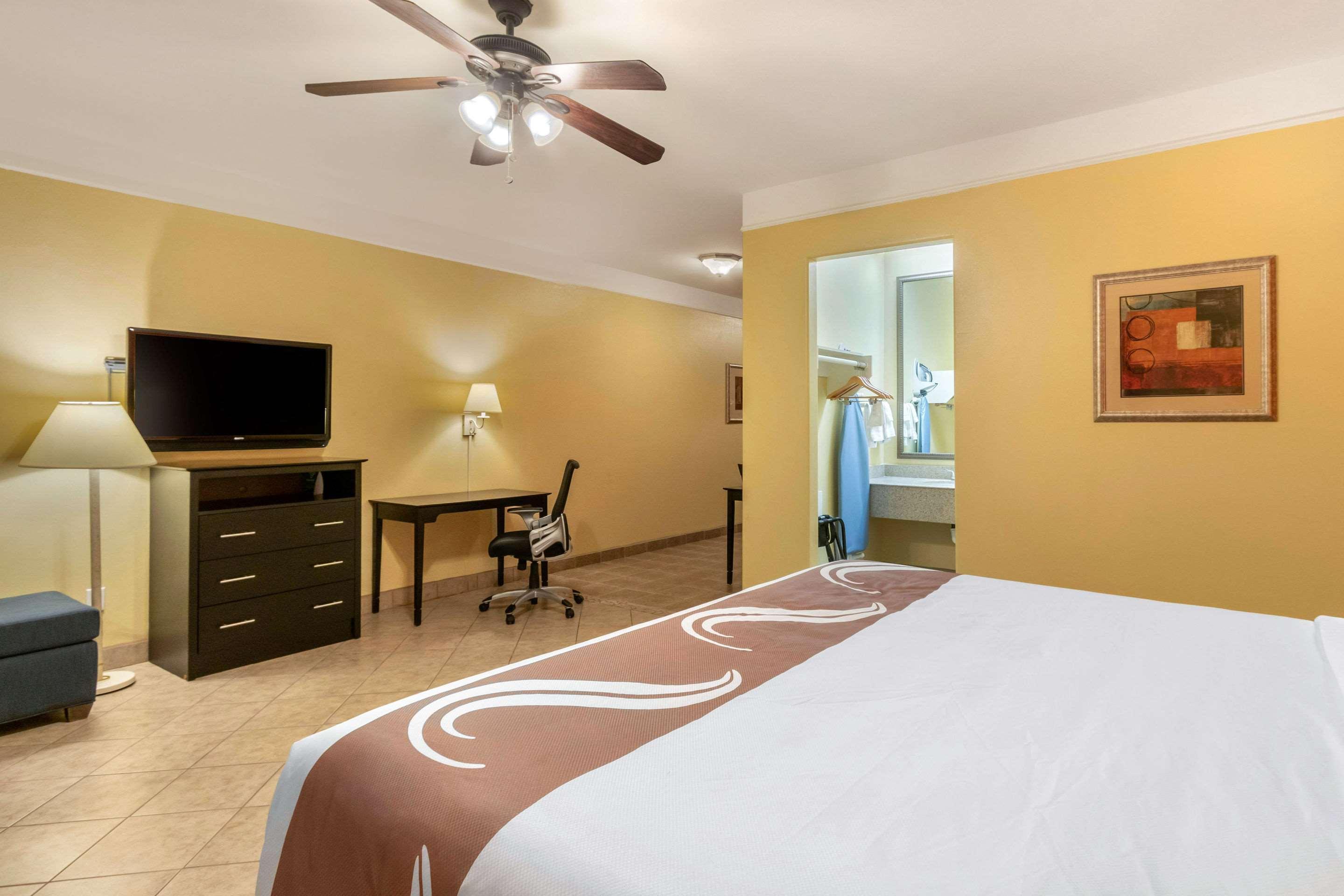 Quality Inn & Suites At The Outlets Mercedes-Weslaco Екстериор снимка
